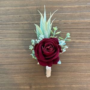 🌿Faux rose boutonniere